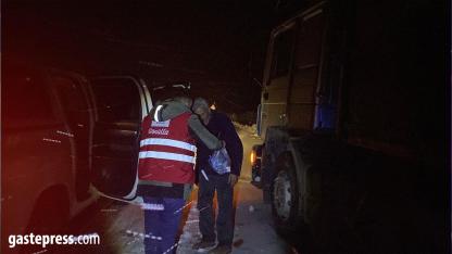 Tendürek Geçidi’nde Mahsur Kalan Sürücülere Kızılay’dan Yardım!