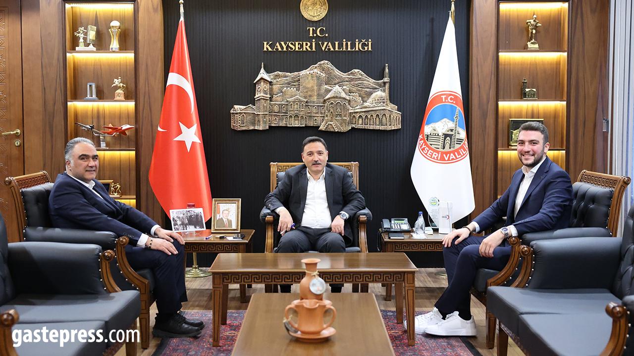 Vali Gökmen Çiçek, Festival Kuruyemiş İşletme Sahiplerini Kabul Etti!