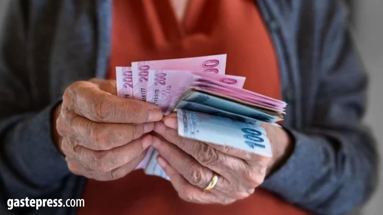 2026 emekli promosyonları uçuşta! Bankalar kesenin ağzını açtı, rakamlar 31 bin TL'ye dayandı hangi banka ne kadar...