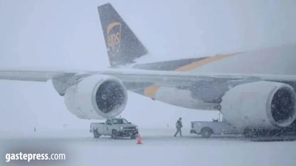 ABD'de kar ve fırtına ulaşımı durma noktasına getirdi! 1000'den fazla uçuş iptal!