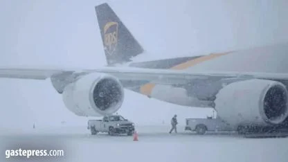 ABD'de kar ve fırtına ulaşımı durma noktasına getirdi! 1000'den fazla uçuş iptal!