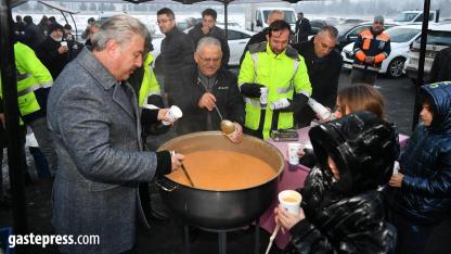 Başkan Büyükkılıç, sabah namazında vatandaşlarla buluştu!