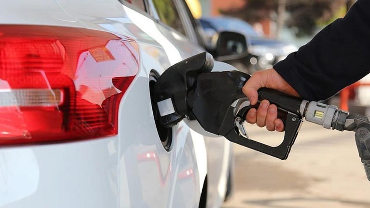 Benzinin litresi kaç lira? Motorinden sonra benzini zam var işte fiyatlar!