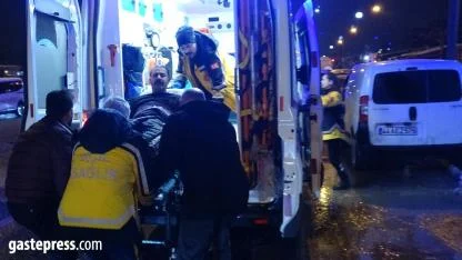 Malatya'da husumetlilerin bıçaklı kavgasında: 2'si ağır 3 kişi yaralandı!