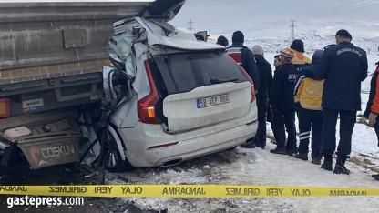 Sivas'ta korkunç kaza! Ölü ve yaralılar var!