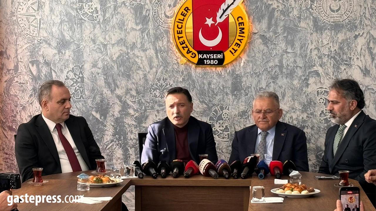 Vali Gökmen Çiçek: Gazetecilik Bir Sevda İşidir!