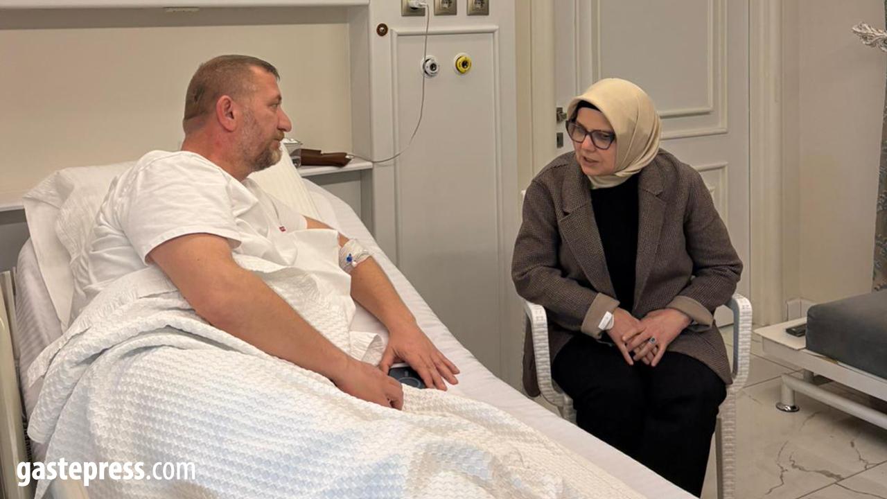 Ayşe Böhürler’den Ameliyat Olan Deniz Mustafa Çağan’a Geçmiş Olsun Ziyareti!