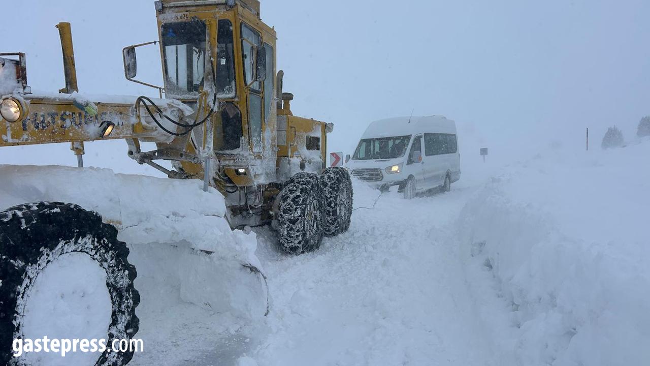 Kayseri’de 54 Mahalle Yolu Kar Sonrası Ulaşıma Açıldı!