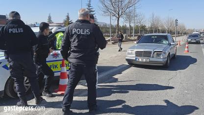 Kayseri’de Otomobilin Çarptığı 15 Yaşındaki Kız Ağır Yaralandı!