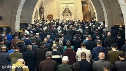 Kayserililer Berat Kandili’nde Camilere Akın Etti!