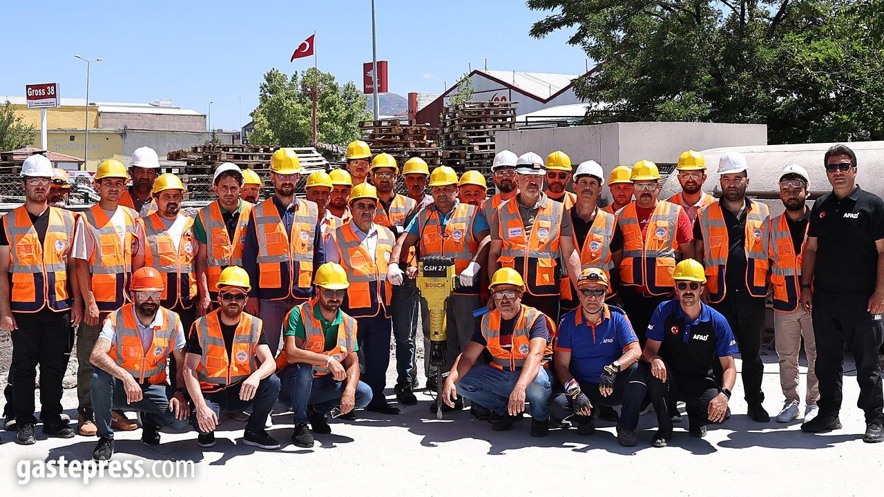 1 yılda 7 bin kişiye afet eğitimi verildi!