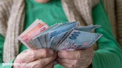 Bankalarda Emekli Promosyonu Yarışı Kızıştı: Bazı Bankalar 50 Bin TL’ye Kadar Ödül Veriyor!