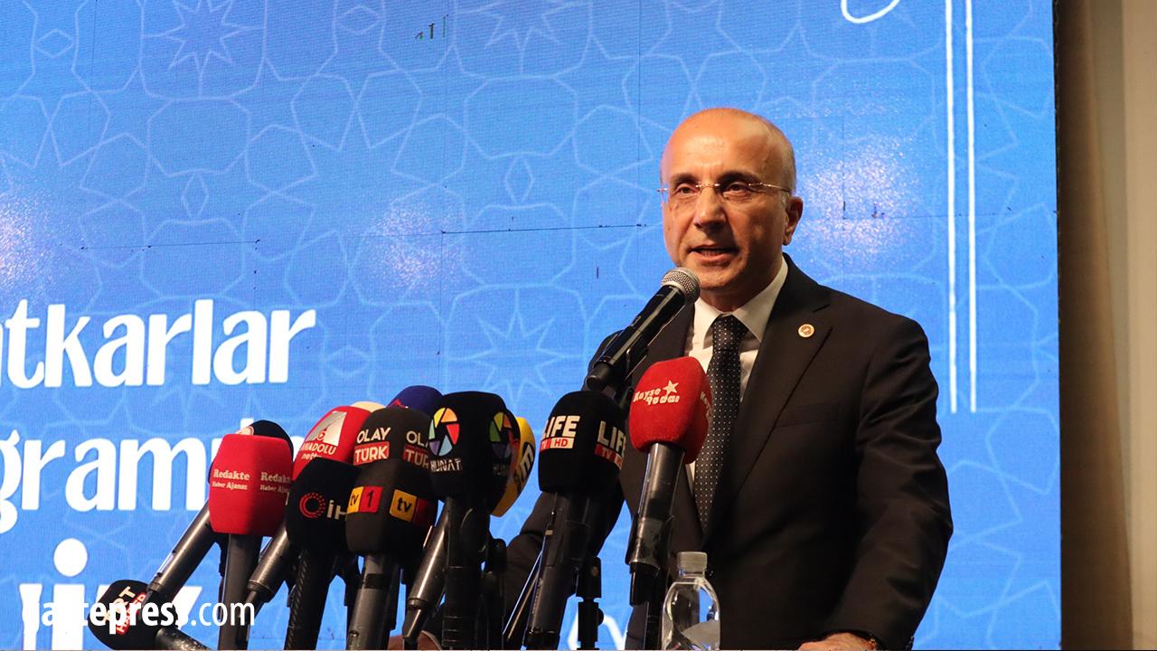 CHP’li Aşkın Genç: “Yurtta sulh, dünyada sulh anlayışıyla hareket etmeliyiz”