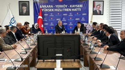 Hulusi Akar, Kayseri Yüksek Hızlı Tren Şantiyesinde İşçilerle İftar Yaptı!