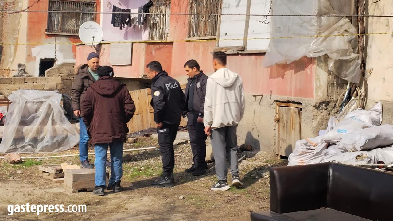 Kayseri’de 2’nci Kattan Düşen 3 Yaşındaki Çocuk Yaralandı!