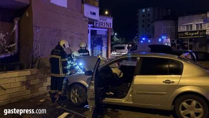 Kayseri’de Feci Kaza: Savrulan Otomobil Duvarı Yıktı, 1’i Ağır 5 Yaralı!