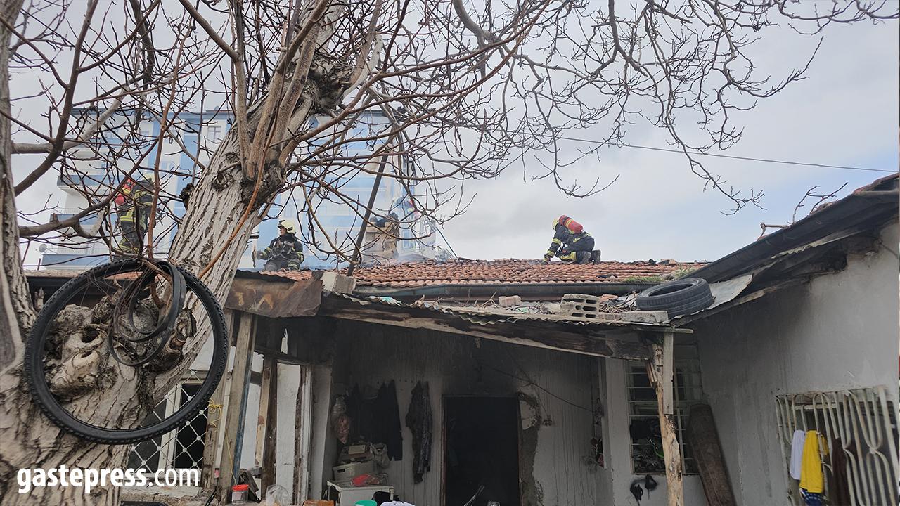 Kayseri'de müstakil evde yangın: 6 aylık bebek hastaneye kaldırıldı!
