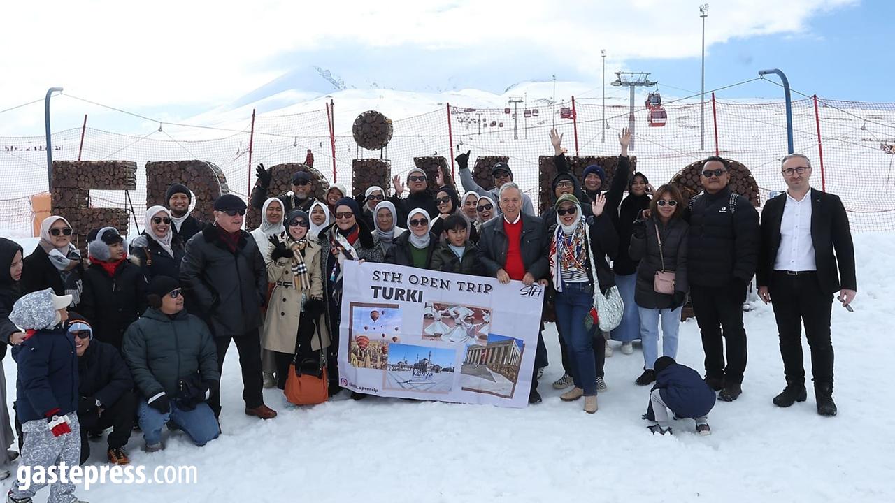 Kayseri’de Önemli Ziyaret: Cemil Çiçek ve Heyeti Kenti İnceledi!