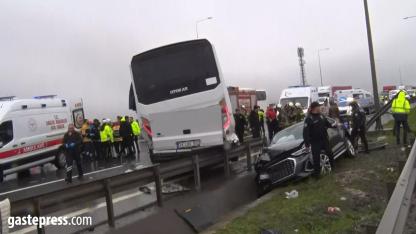 Kuzey Marmara Otoyolu’nda Polis Servisi Kaza Yaptı: 1 Şehit, 16 Yaralı!