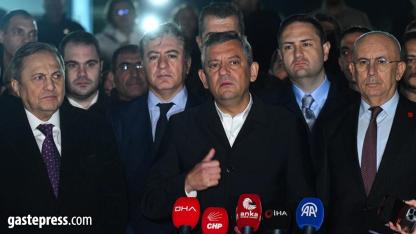 Tanju Özcan'ı ziyaretinin ardından konuştu! Özgür Özel: "O 3 harfliyi pişman edeceğiz"