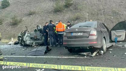 Ankara'da feci kaza: İki araç birbirine girdi, 5 kişi yaşamını yitirdi!