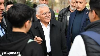 Başkan Büyükkılıç Mimarsinan Parkı’nda Vatandaş ve Öğrencilerle Buluştu