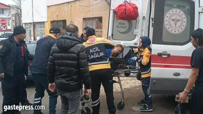 Boşanma aşamasında olduğu eşini dört yerinden bıçaklayıp eve kilitledi!