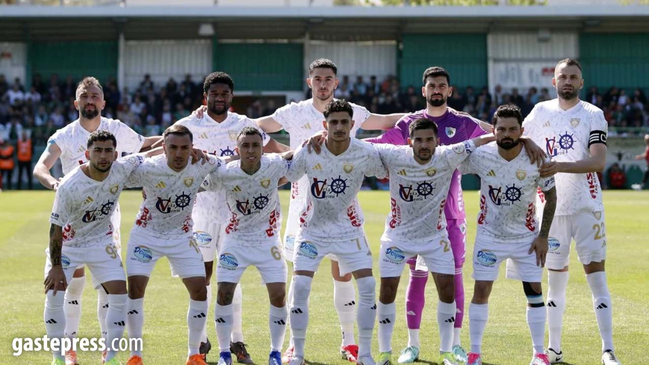 Erzurumspor 5 yıl sonra yeniden Süper Lig’de!