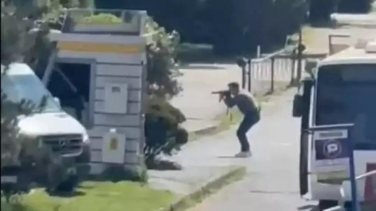 İstanbul Levent’te Konsolosluk Önünde Silahlı Çatışma: 1 Polis Yaralı, 3 Saldırgan Etkisiz Hale Getirildi!