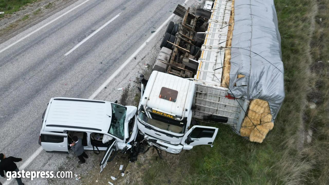 Kamyon ve tankerin karıştığı kazada faciadan dönüldü!