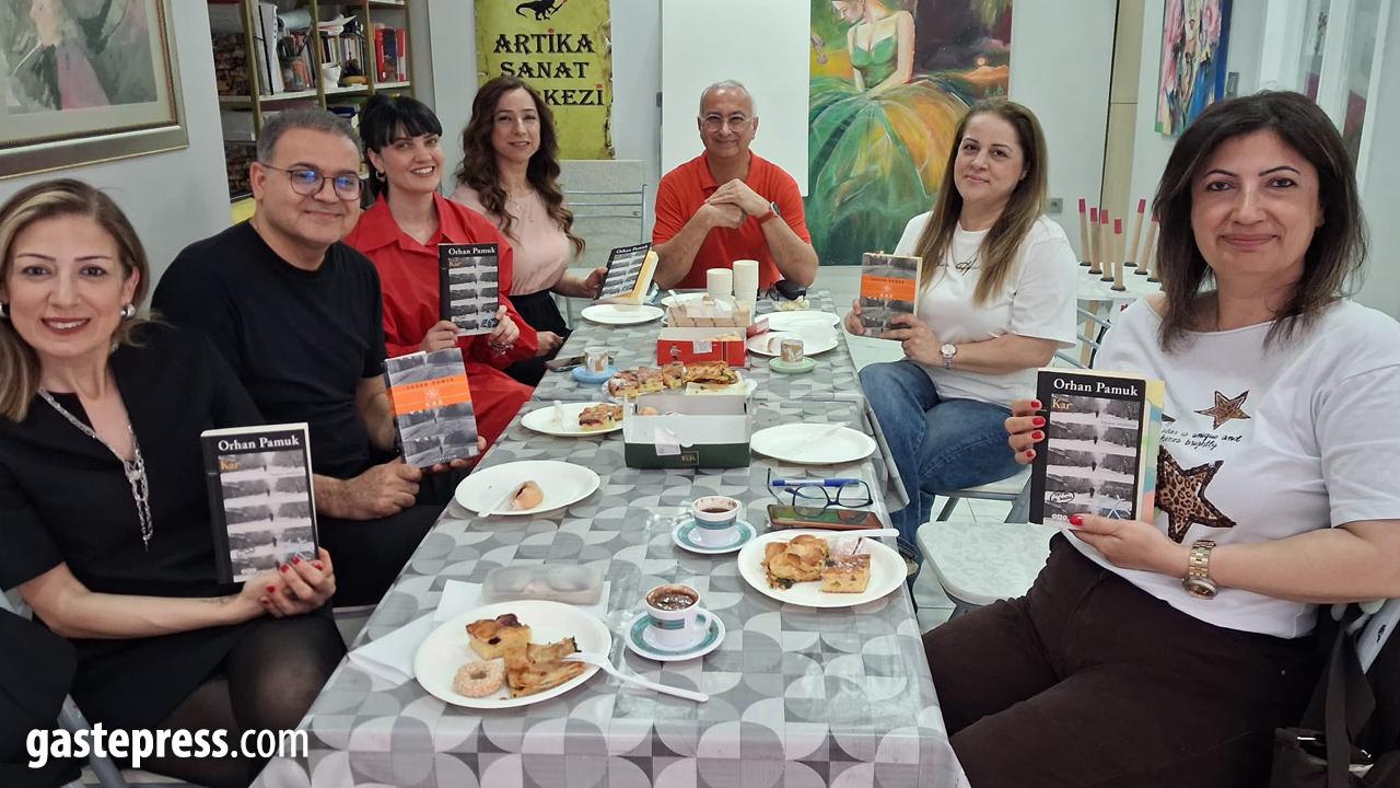 Kar Altında Fikirler Çarpıştı: Artika'da Edebiyatın Nabzı Yükseldi