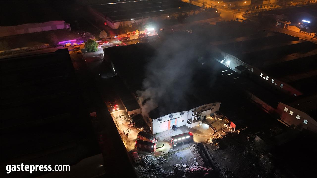 Kayseri OSB’de Sünger Fabrikasında Yangın Paniği