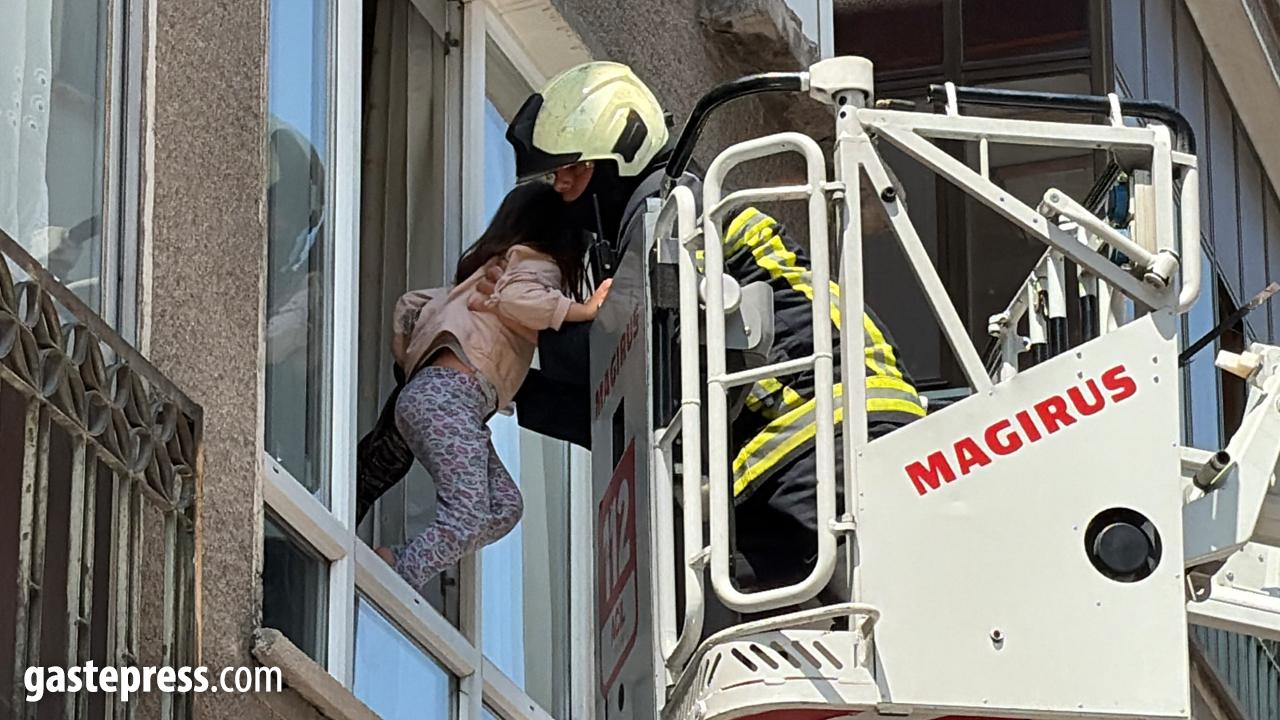 Kayseri'de 5 katlı binada yangın çıktı: 1'i bebek 5 kişi kurtarıldı!