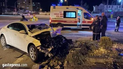 Kayseri’de SUV araç ile otomobil çarpıştı: 3’ü ağır 4 yaralı