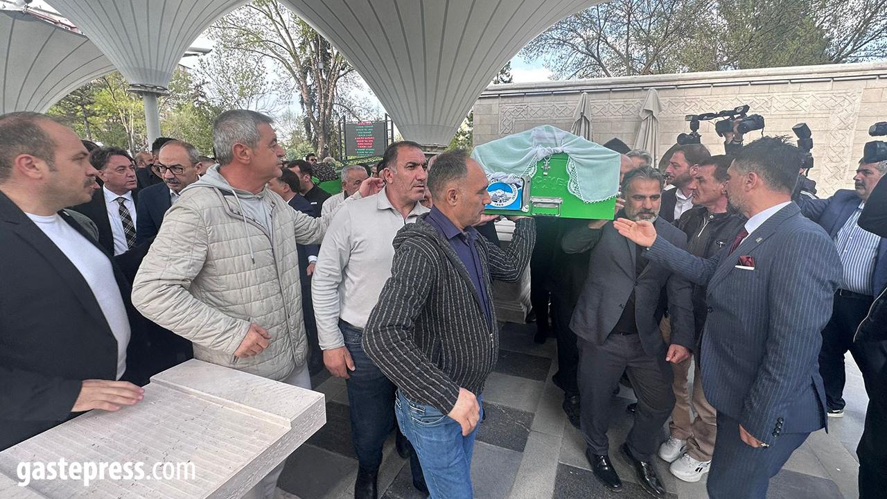 Kösedağ Ailesinin Acı Günü: KGC Başkanı Metin Kösedağ’ın Annesi Son Yolculuğuna Uğurlandı!