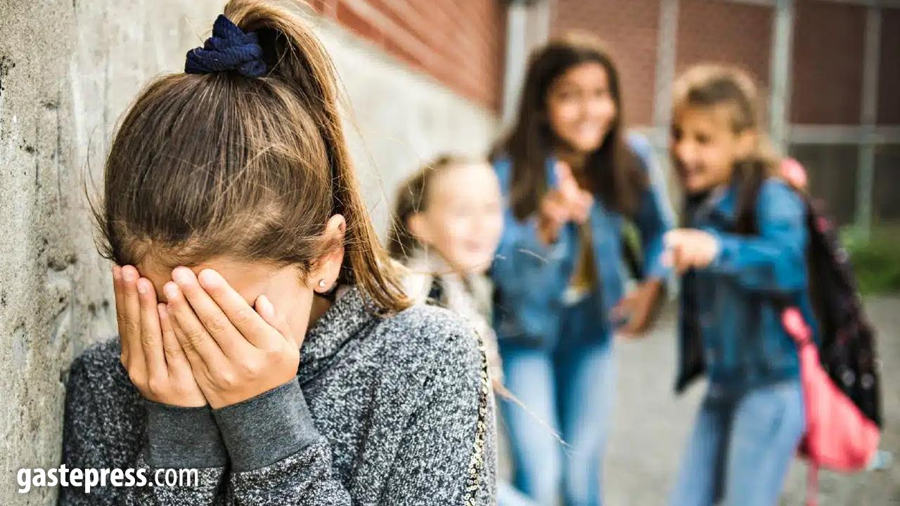 Okullarda yeni dönem başlıyor! Alo Zorbalık Hattı geliyor!