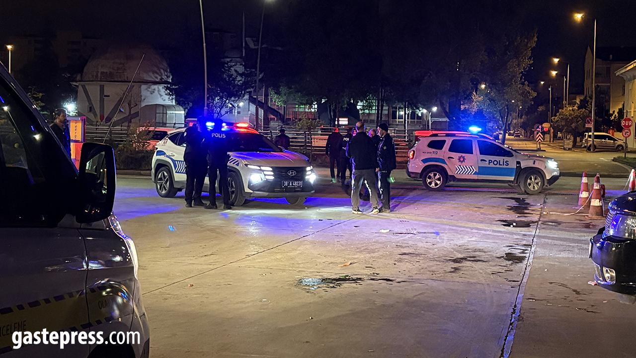 Akaryakıt İstasyonunda Bıçaklı Kavga: 1 Ölü, 2 Yaralı!