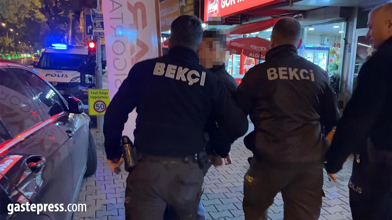 Husumetlisini bıçakladı, olay yerine yakın yerde yakalandı!