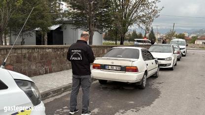 Kaçtıkları otomobil bulundu, şüpheliler aranıyor!