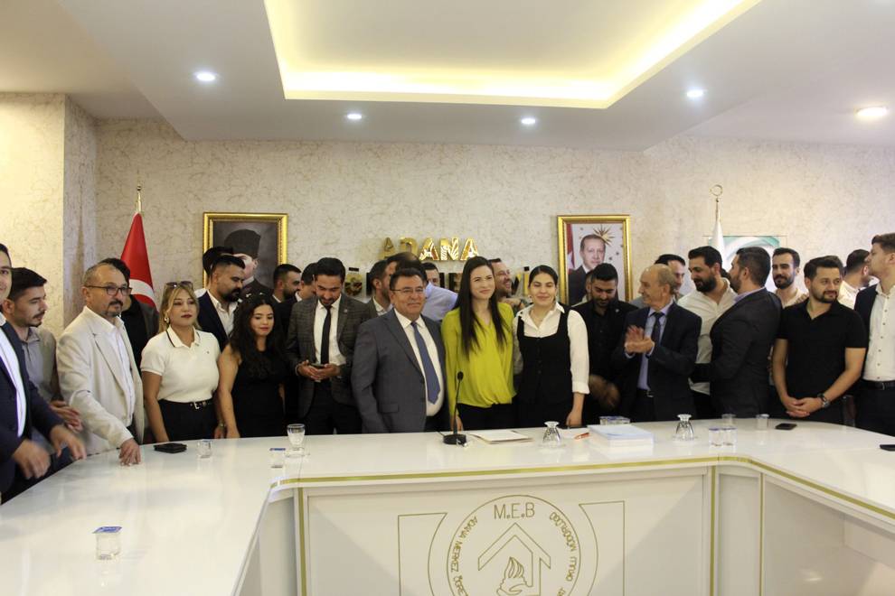 Sağlık Emekçileri Adana'da Sağlık-Sen Çatısı Altında Buluştu!