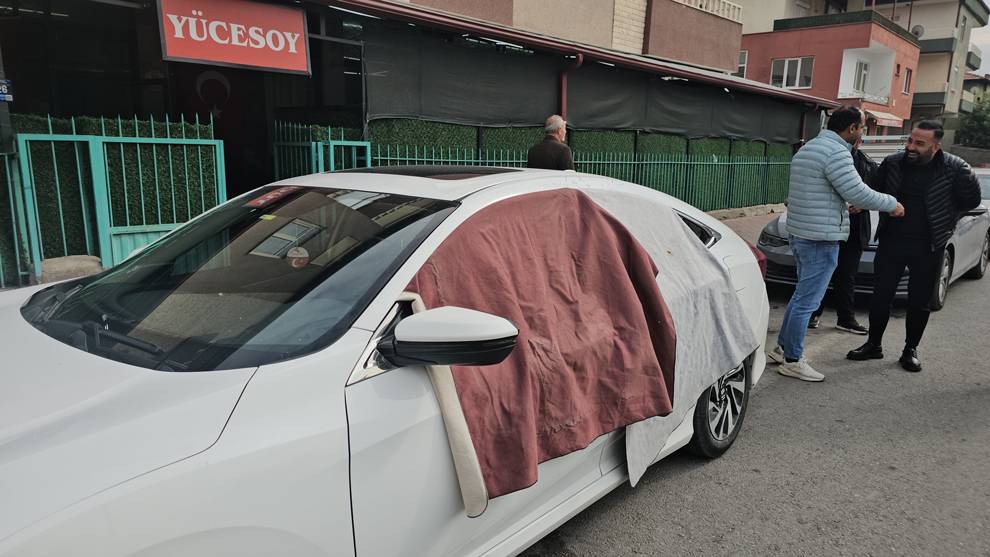 Husumetlisine pusu kurdu, başka birini yaraladı!