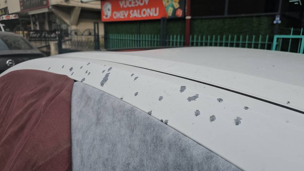 Husumetlisine pusu kurdu, başka birini yaraladı!