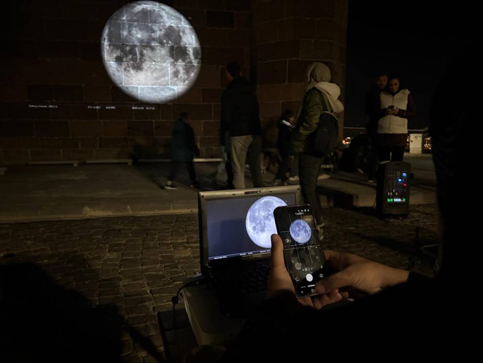 Kunduz Süper Ay merakı Hıdırellez Gök Gözlem Evi'ni doldurdu!