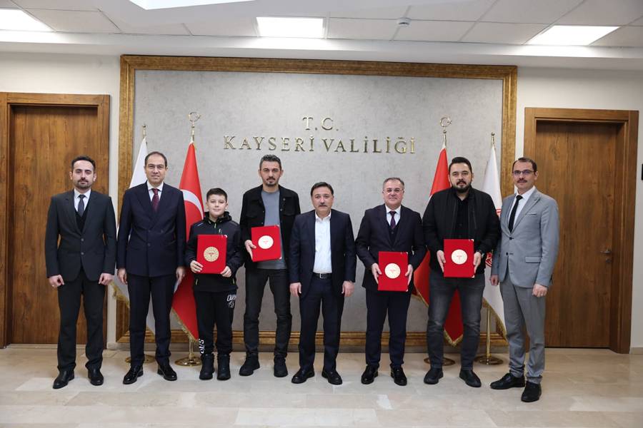 Vali Çiçek Başkanlığında sağlık yatırımı protokolleri imzalandı!