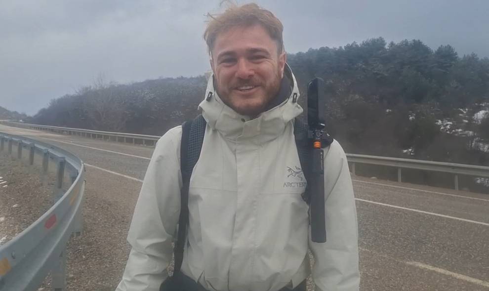 Japonya'ya ulaşmak için Almanya’dan yola çıkan gezgin 6 aydır yürüyor!